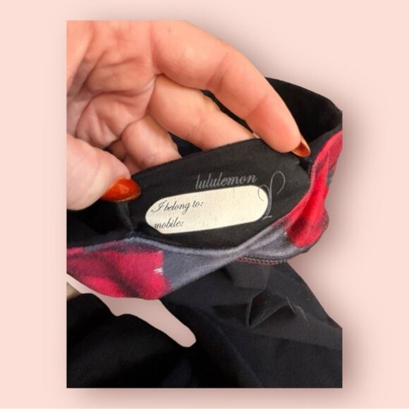 Lululemon groove leggings size 6 reversible red‎ grey and black - Picture 10 of 10